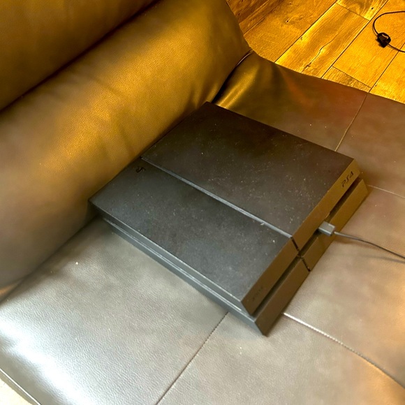 PS4 Gaming System - Picture 3 of 6